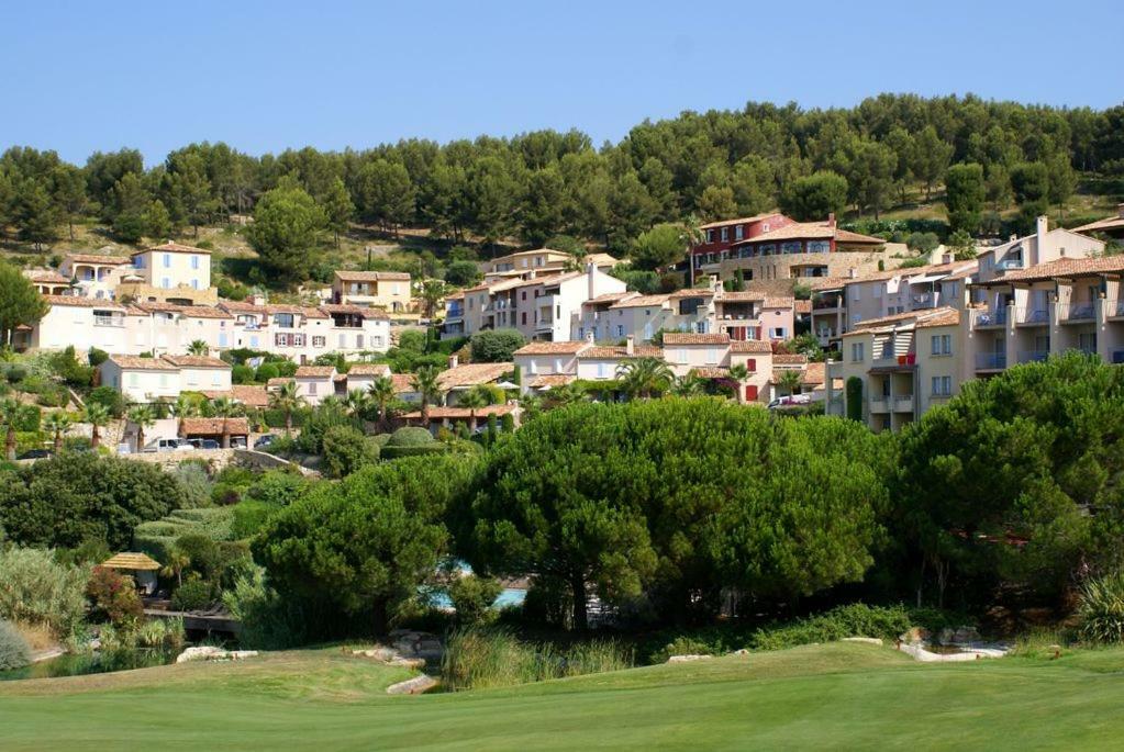 Hameau Des Amandiers-Vue Mer & Golf Saint-Cyr-sur-Mer Eksteriør bilde